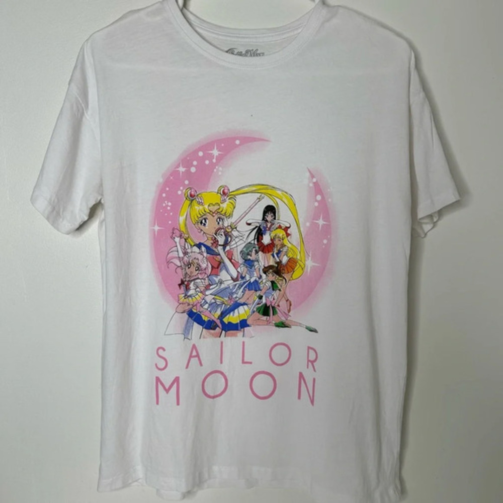 Sailor Moon graphic  t-shirt